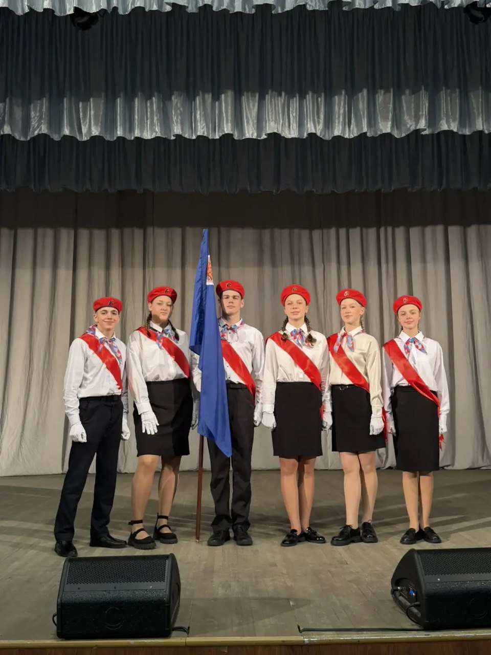 photo 5287488385494749095 y